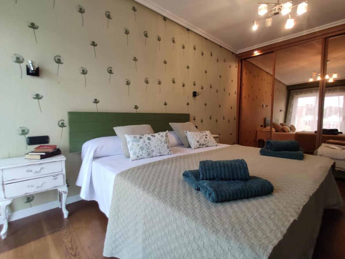 BYHOUSE Ático Matías Lopez Appartamento Sarria Esterno foto