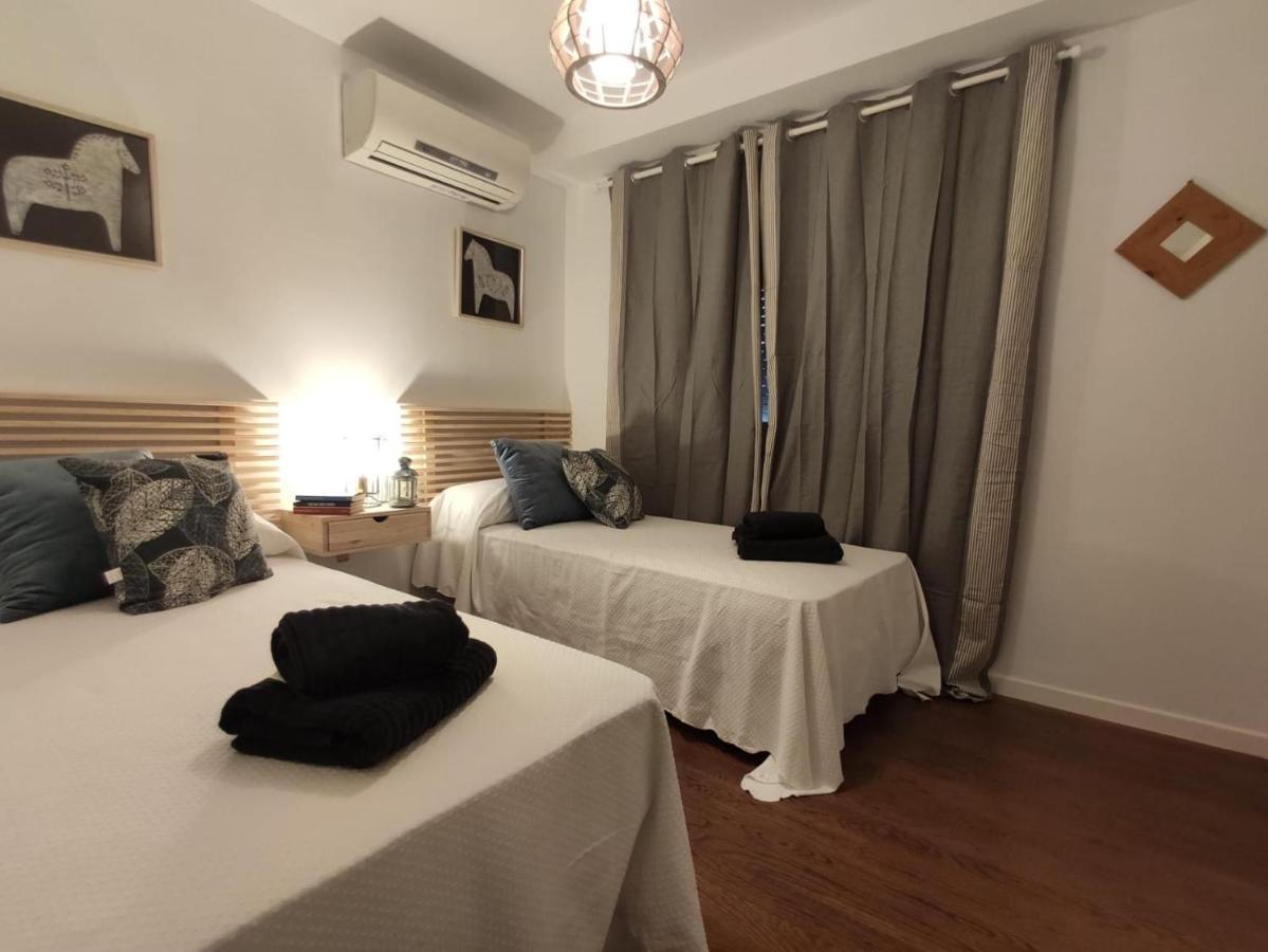 BYHOUSE Ático Matías Lopez Appartamento Sarria Esterno foto