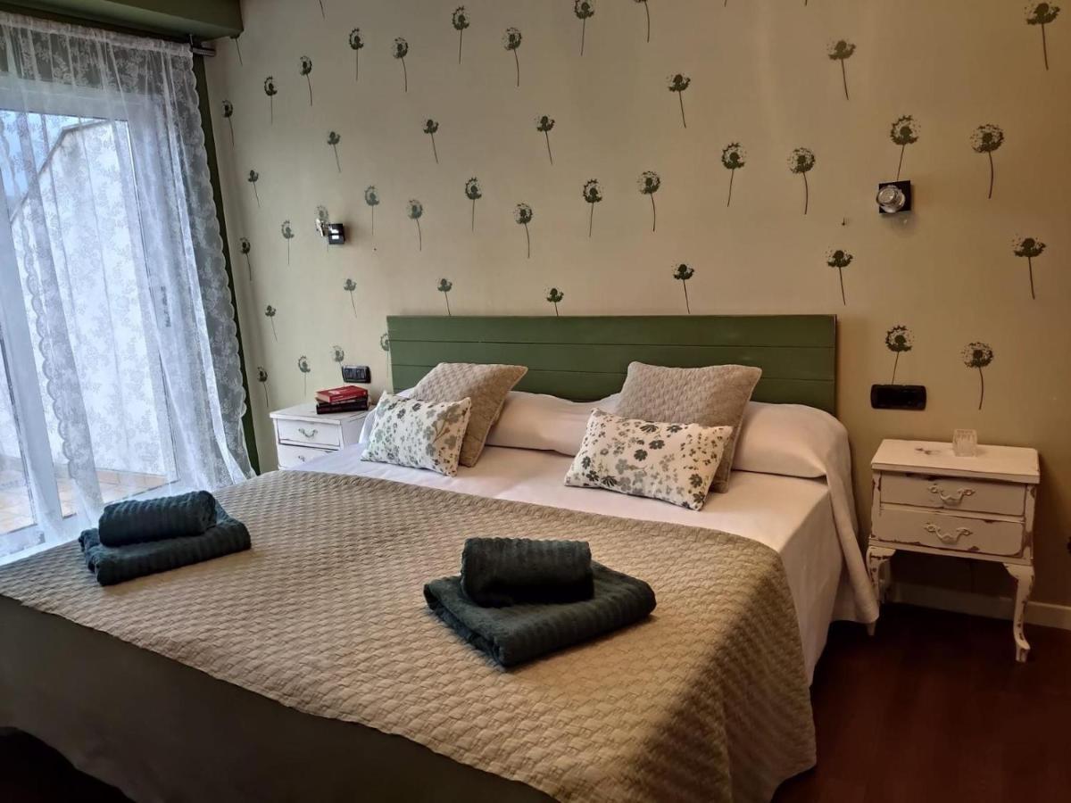 BYHOUSE Ático Matías Lopez Appartamento Sarria Esterno foto