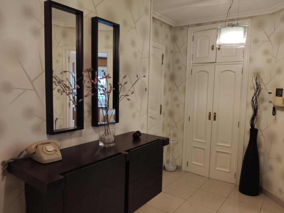 BYHOUSE Ático Matías Lopez Appartamento Sarria Esterno foto