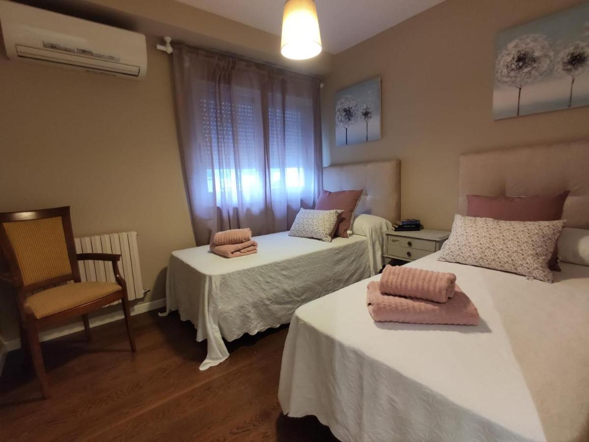 BYHOUSE Ático Matías Lopez Appartamento Sarria Esterno foto